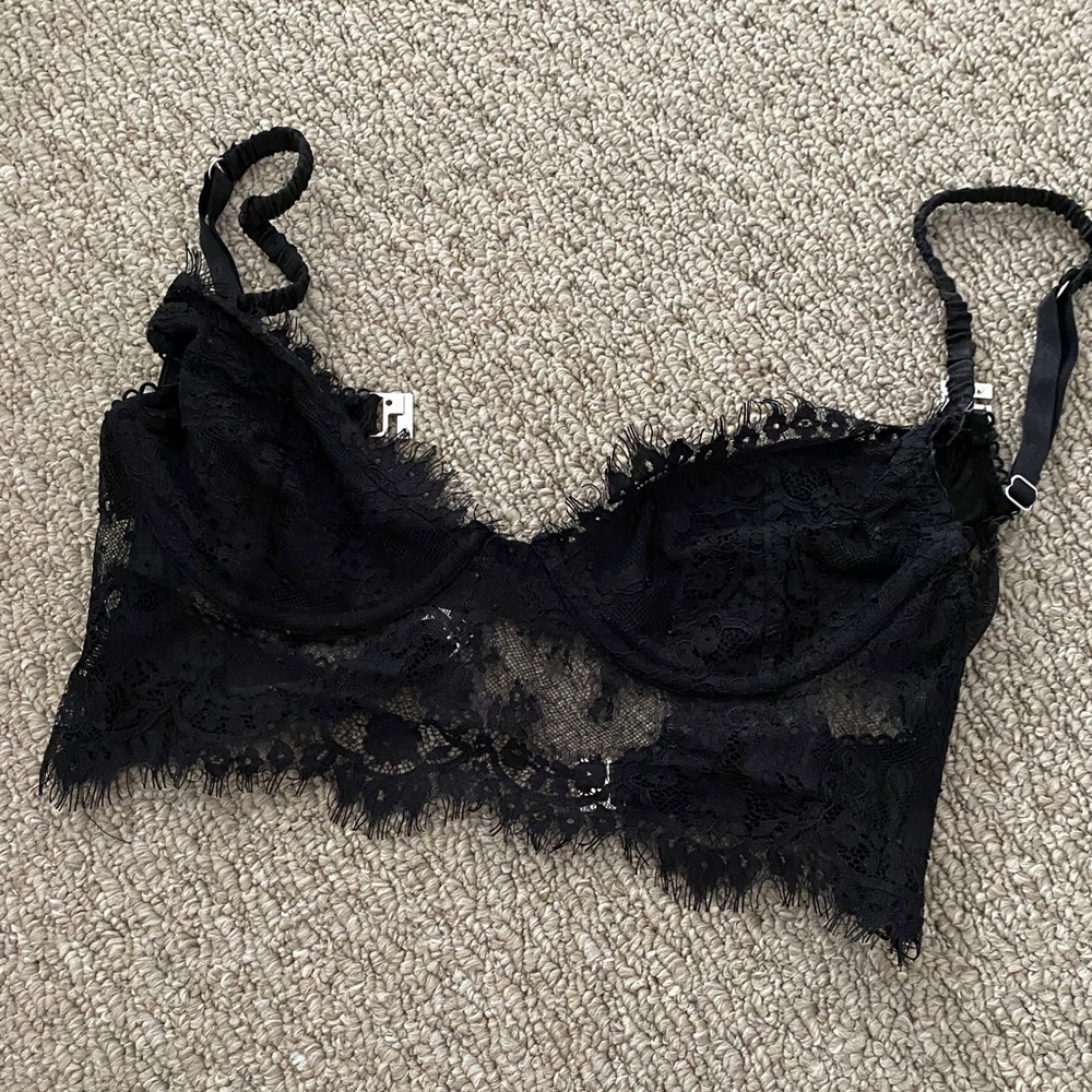 🎄Buy 1 get 1 FREE Garage bralette size small